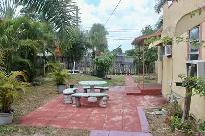 519 N J Street, Lake Worth Beach, FL 33460 - Photo 6