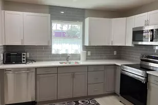 214 Down E Ln, Lake Worth, FL 33467 - Photo 2
