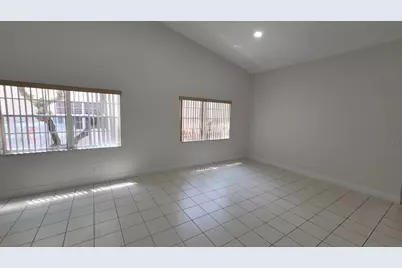 7570 Diamond Pointe Circle, Delray Beach, FL 33446 - Photo 10