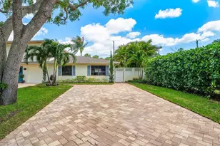 2101 N Palm Cir, North Palm Beach, FL 33408 - Photo 6