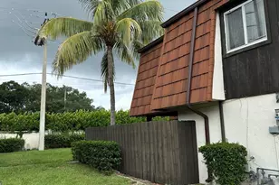 2100 White Pine Cir, Greenacres, FL 33415 - Photo 34