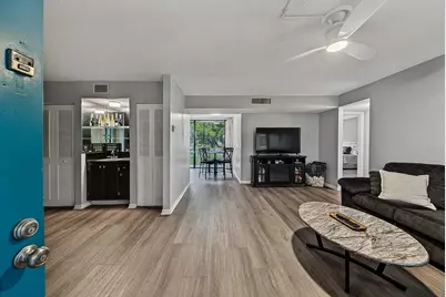 5190 Las Verdes Circle #214, Delray Beach, FL 33484 - Photo 2