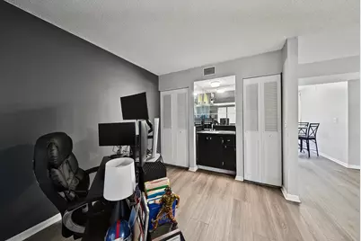 5190 Las Verdes Circle #214, Delray Beach, FL 33484 - Photo 8