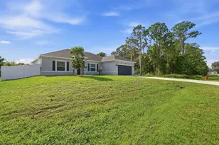 1261 SW Curry St, Port Saint Lucie, FL 34983 - Photo 4