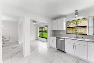 4670 Laurel Tree Rd, Boynton Beach, FL 33436 - Photo 4