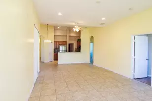 787 SE Evergreen Terrace, Port Saint Lucie, FL 34983 - Photo 4
