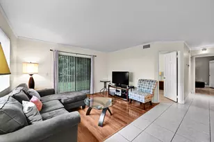 522 Trace Cir, Deerfield Beach, FL 33441 - Photo 2