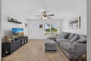 8717 SE Sandy Ln, Hobe Sound, FL 33455 - Photo 4