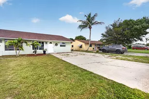 8717 SE Sandy Ln, Hobe Sound, FL 33455 - Photo 2