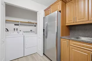 1110 Manor Dr, Palm Springs, FL 33461 - Photo 20