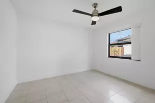 1110 Manor Dr, Palm Springs, FL 33461 - Photo 20
