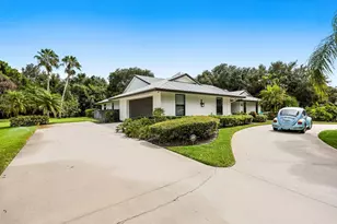366 NE Ficus Terrace, Jensen Beach, FL 34957 - Photo 2