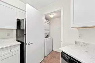 9999 Summerbreeze Dr, Sunrise, FL 33322 - Photo 8