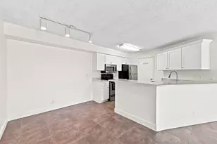 9999 Summerbreeze Dr, Sunrise, FL 33322 - Photo 4