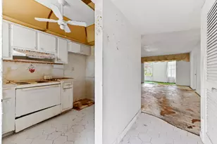 3091 E Sunrise Lakes Dr, Sunrise, FL 33322 - Photo 2