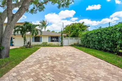 2103 N Palm Circle, North Palm Beach, FL 33408 - Photo 1
