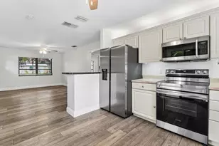 2103 N Palm Cir, North Palm Beach, FL 33408 - Photo 10
