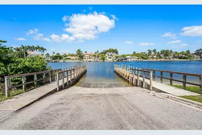 2103 N Palm Circle, North Palm Beach, FL 33408 - Photo 2