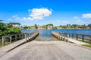 2103 N Palm Cir, North Palm Beach, FL 33408 - Photo 2