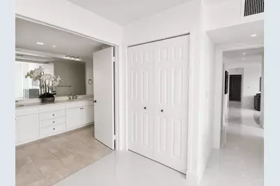 3600 Mystic Pointe Drive #608, Aventura, FL 33180 - Photo 18