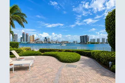 3600 Mystic Pointe Drive #608, Aventura, FL 33180 - Photo 32