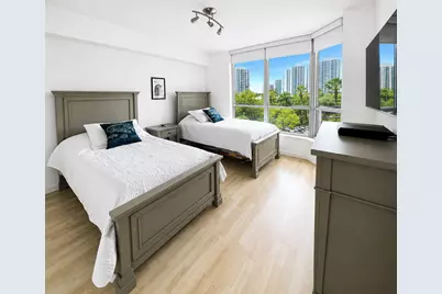 3600 Mystic Pointe Drive #608, Aventura, FL 33180 - Photo 8