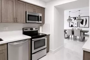 3600 Mystic Pointe Dr, Aventura, FL 33180 - Photo 2