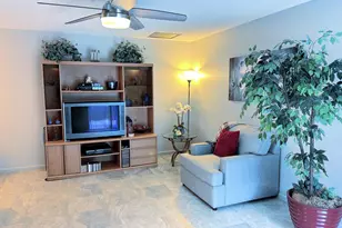 9 Crossings Cir, Boynton Beach, FL 33435 - Photo 2