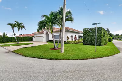 899 Granada Drive, Boca Raton, FL 33432 - Photo 2