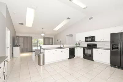 2133 SW Larchmont Lane, Port Saint Lucie, FL 34984 - Photo 10