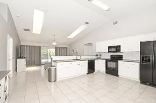 2133 SW Larchmont Ln, Port Saint Lucie, FL 34984 - Photo 10