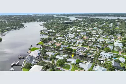 16 Country Club Circle, Tequesta, FL 33469 - Photo 8