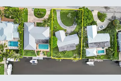 16 Country Club Circle, Tequesta, FL 33469 - Photo 1