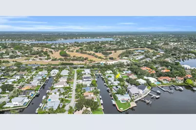 16 Country Club Circle, Tequesta, FL 33469 - Photo 6