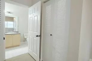 260 Crestwood Cir, Royal Palm Beach, FL 33411 - Photo 10