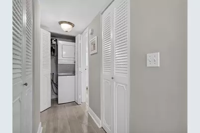 3951 Via Poinciana #209, Lake Worth, FL 33467 - Photo 16