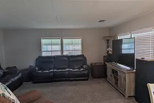 32 Manor Dr, Fort Pierce, FL 34982 - Photo 6