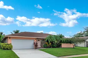 1222 Essex Dr, Wellington, FL 33414 - Photo 2