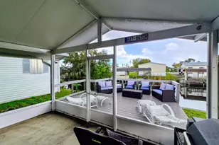 1040 12th St, Okeechobee, FL 34974 - Photo 4