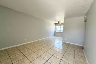 915 NE 8th St, Hallandale Beach, FL 33009 - Photo 2