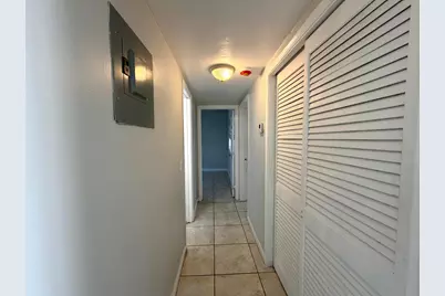 915 NE 8th Street #104, Hallandale Beach, FL 33009 - Photo 6