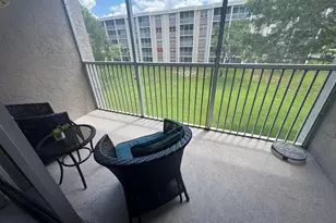 1075 Riverside Dr, Coral Springs, FL 33071 - Photo 12