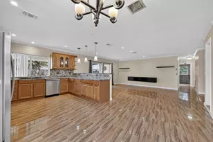 8208 NW 75th Ave, Tamarac, FL 33321 - Photo 12