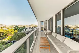 17301 Biscayne Blvd, North Miami Beach, FL 33160 - Photo 1