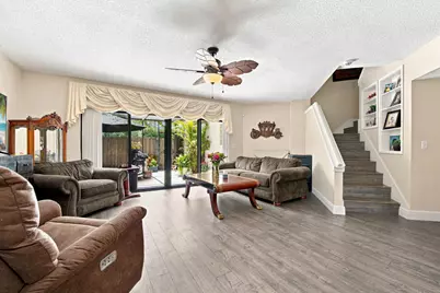 126 Weybridge Circle #B, Royal Palm Beach, FL 33411 - Photo 2