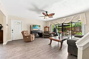 126 Weybridge Cir, Royal Palm Beach, FL 33411 - Photo 4