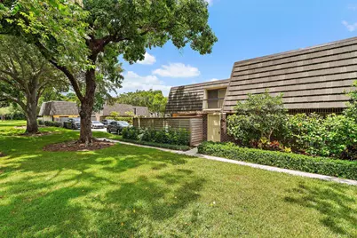 630 6th Terrace, Palm Beach Gardens, FL 33418 - Photo 2