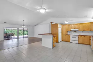 1045 Coral Dr, Boynton Beach, FL 33426 - Photo 12