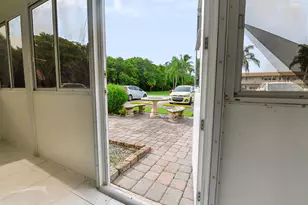 264 Northampton N, West Palm Beach, FL 33417 - Photo 2