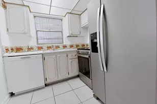 264 Northampton N, West Palm Beach, FL 33417 - Photo 6